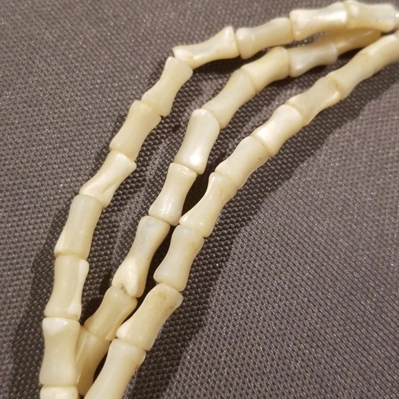 Puka Shell Seashell Layered Necklace - Picture 4 of 4